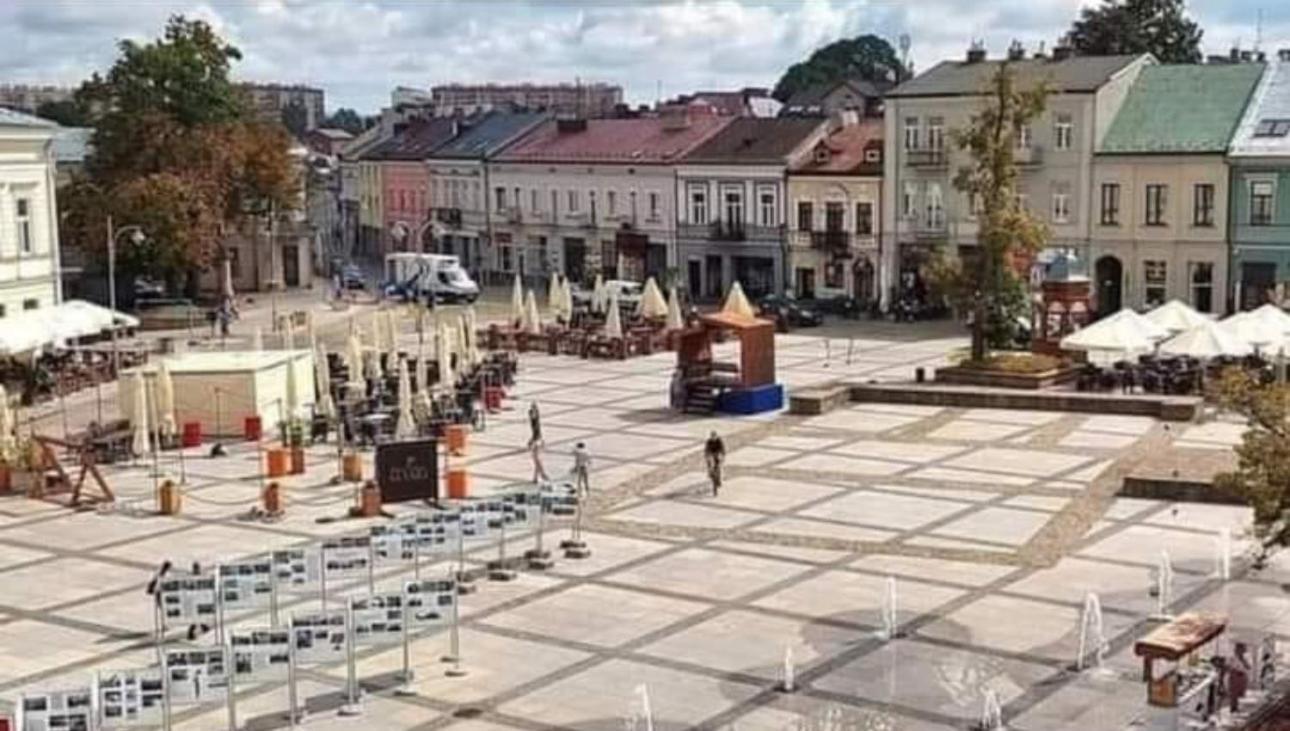 Hotelowe Pokoje Paris -Rynek Centrum- City One Kielce Exteriér fotografie